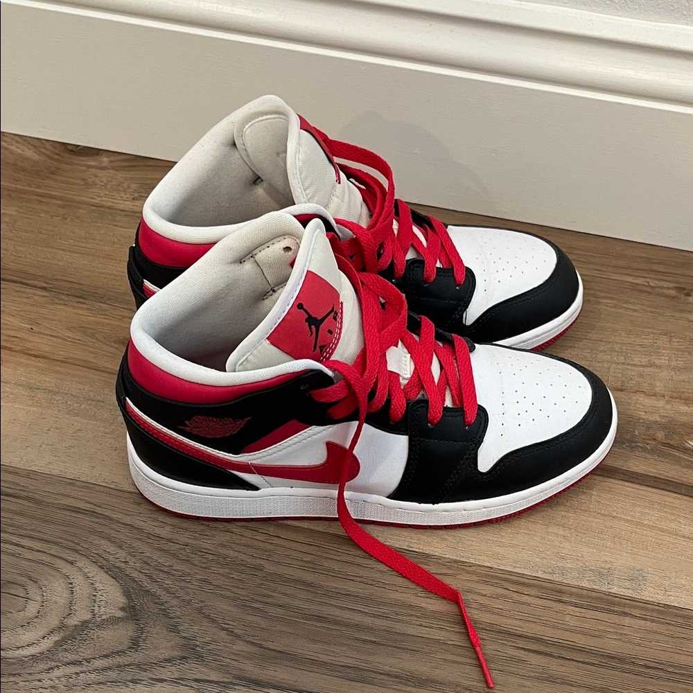 Nike Red Black White Mid-Top Sneakers